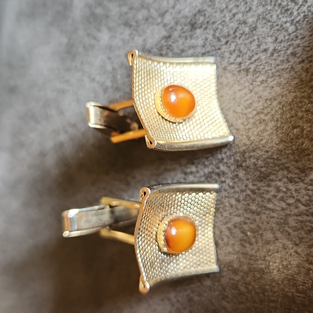 2 sets Vintage Cuff Links in GUC